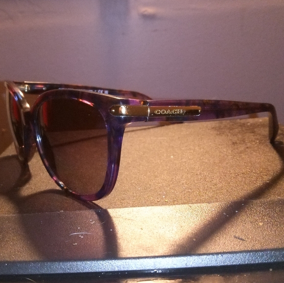 Coach sunglasses black in color - Picture 3 of 4